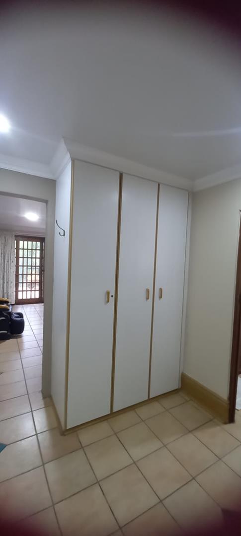 5 Bedroom Property for Sale in Vissershoek AH Gauteng