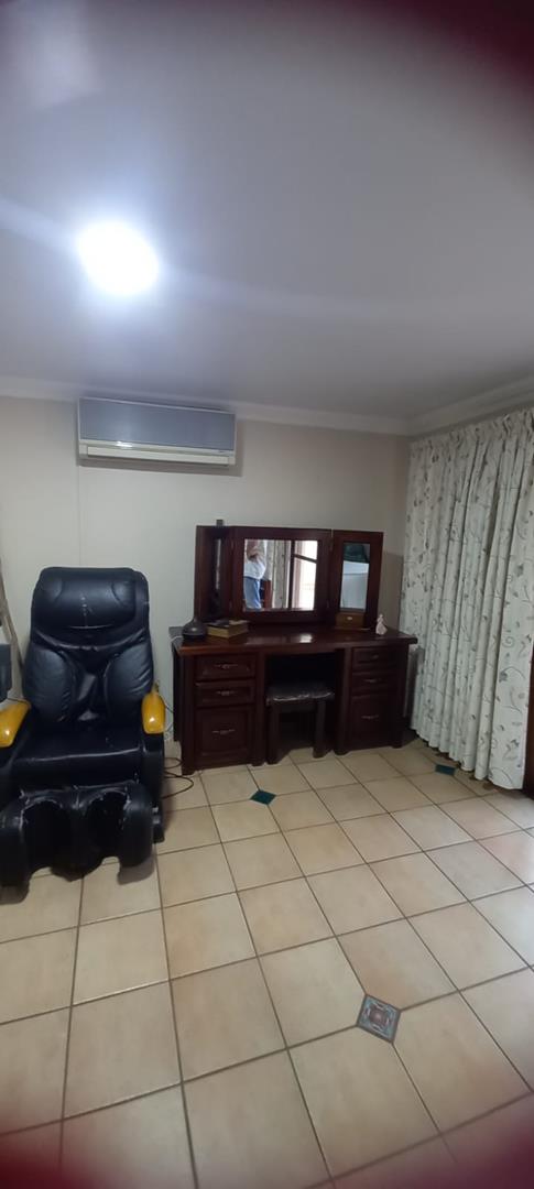 5 Bedroom Property for Sale in Vissershoek AH Gauteng