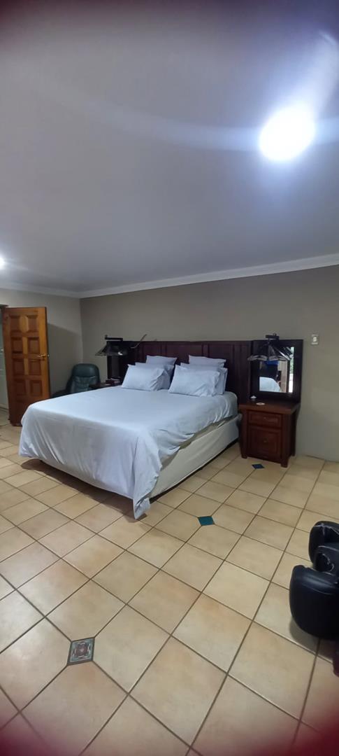 5 Bedroom Property for Sale in Vissershoek AH Gauteng