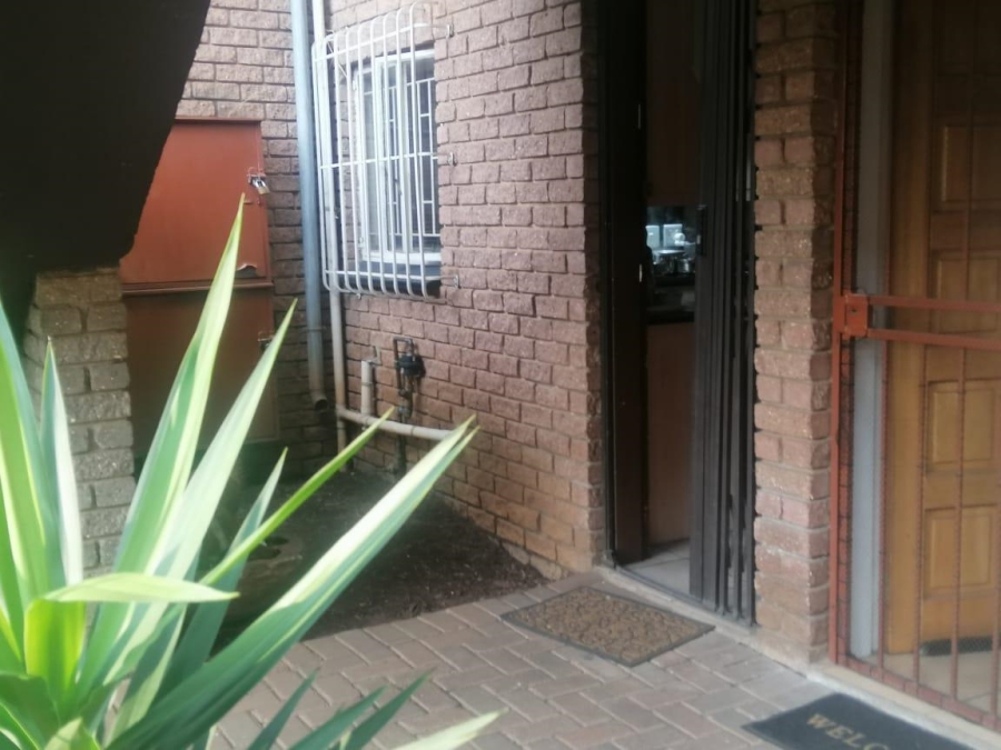 2 Bedroom Property for Sale in Mayberry Park Gauteng