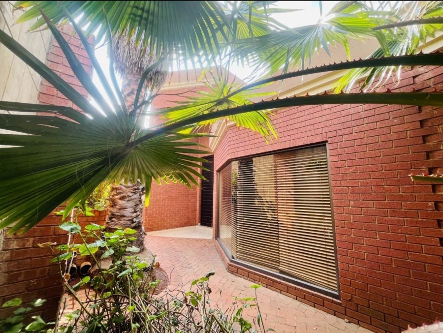 5 Bedroom Property for Sale in Meyersdal Gauteng