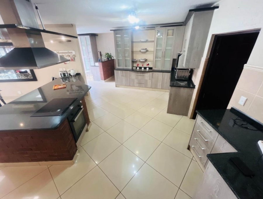 5 Bedroom Property for Sale in Meyersdal Gauteng