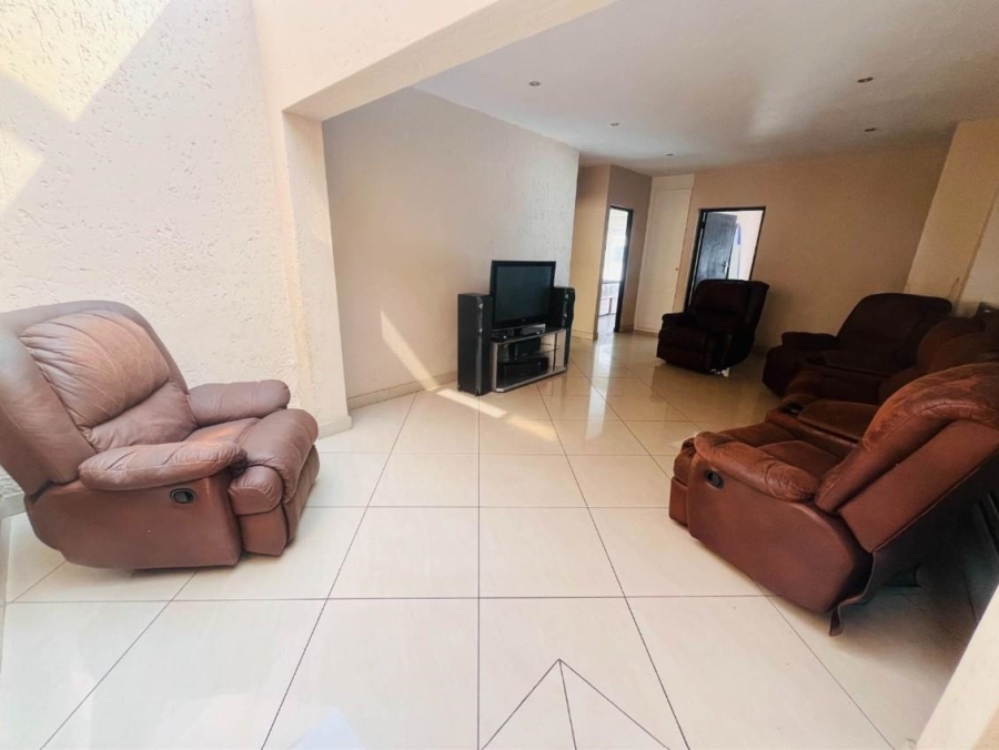 5 Bedroom Property for Sale in Meyersdal Gauteng