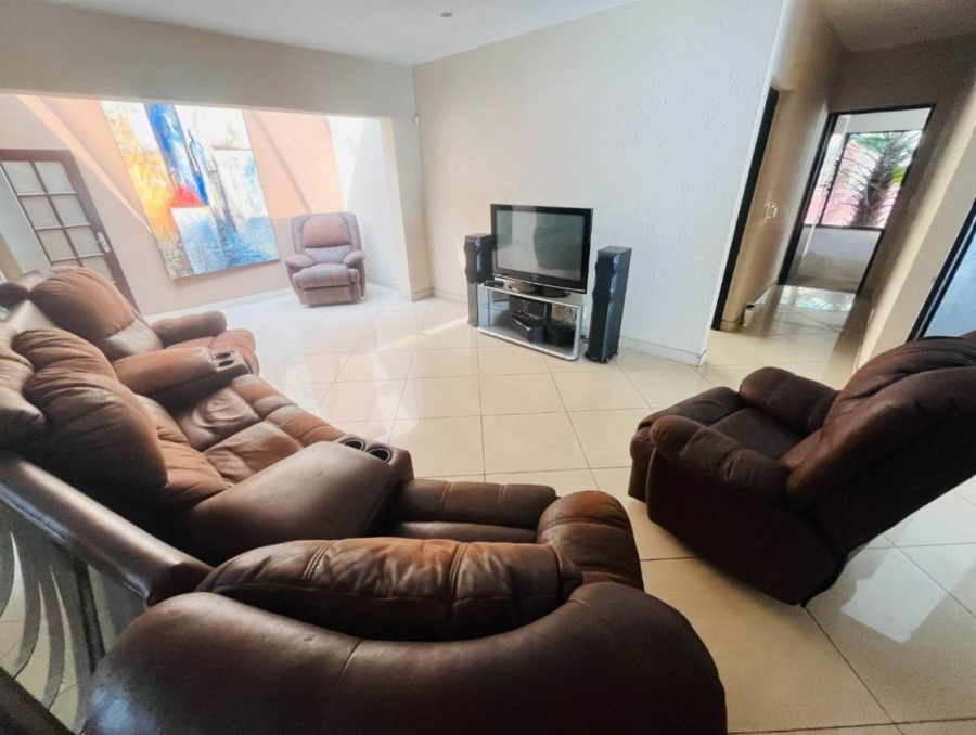 5 Bedroom Property for Sale in Meyersdal Gauteng