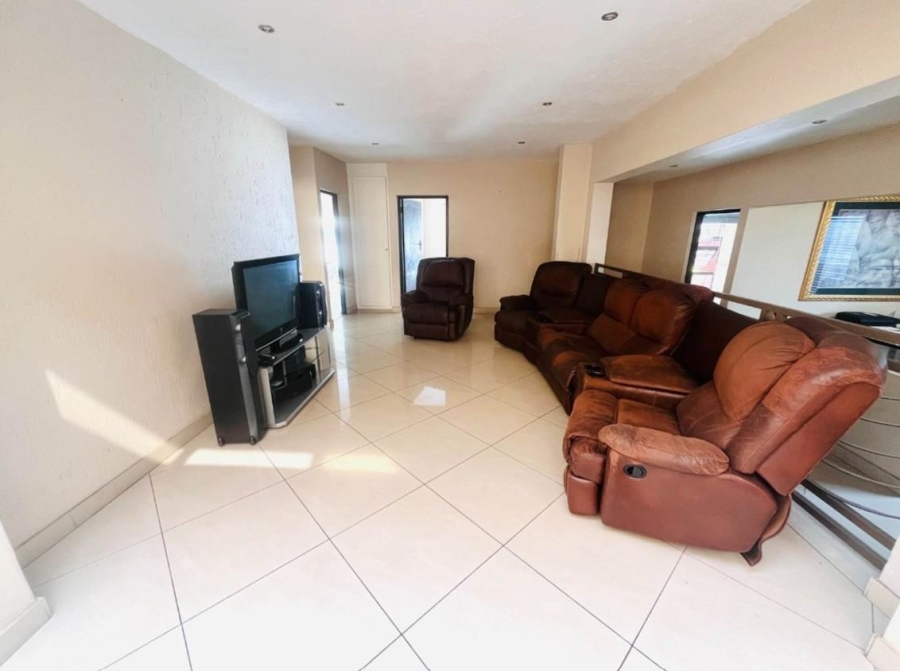 5 Bedroom Property for Sale in Meyersdal Gauteng