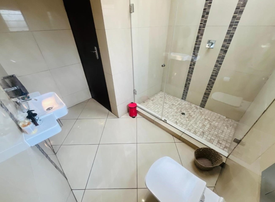 5 Bedroom Property for Sale in Meyersdal Gauteng