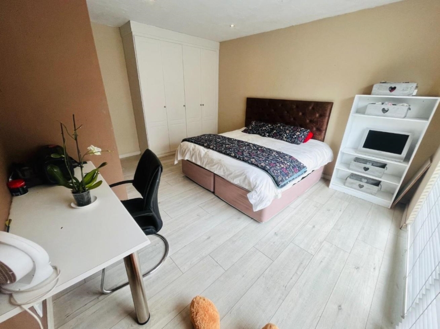 5 Bedroom Property for Sale in Meyersdal Gauteng