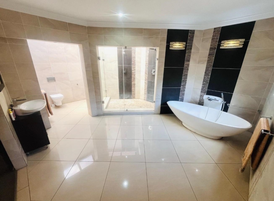 5 Bedroom Property for Sale in Meyersdal Gauteng