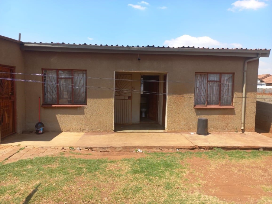 5 Bedroom Property for Sale in Vosloorus Gauteng
