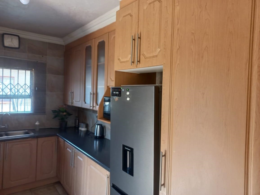 5 Bedroom Property for Sale in Vosloorus Gauteng