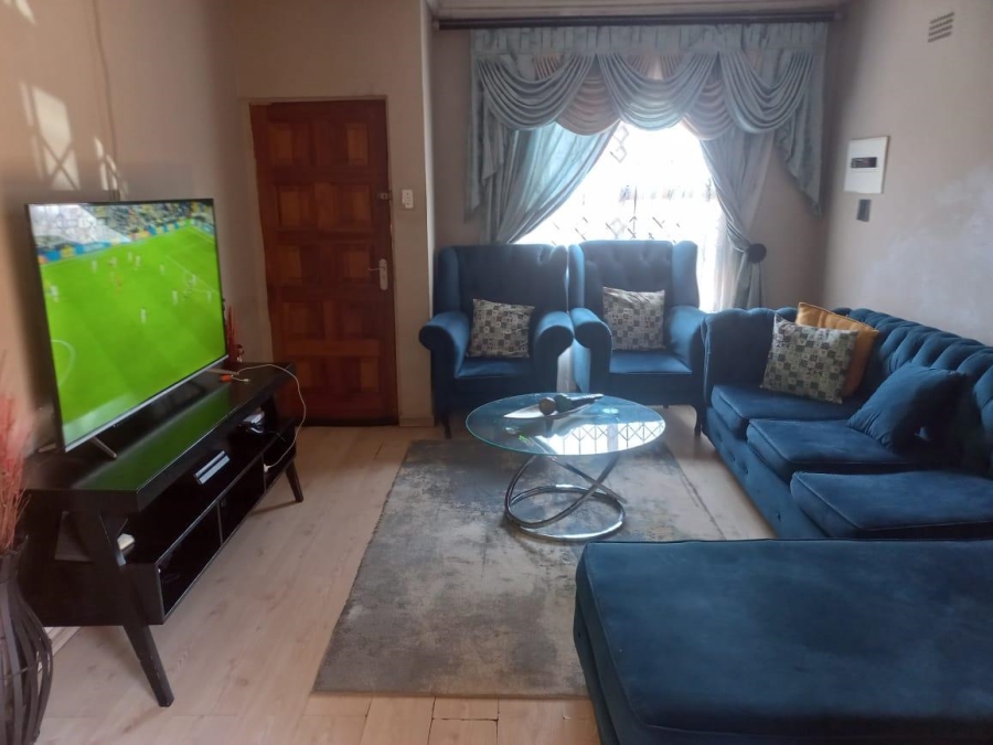 5 Bedroom Property for Sale in Vosloorus Gauteng