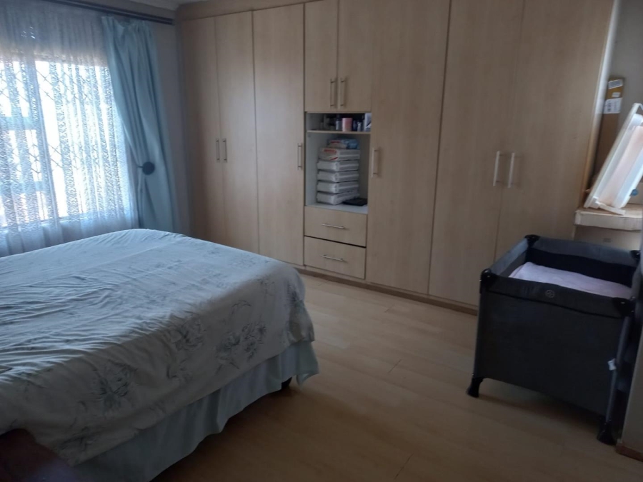 5 Bedroom Property for Sale in Vosloorus Gauteng