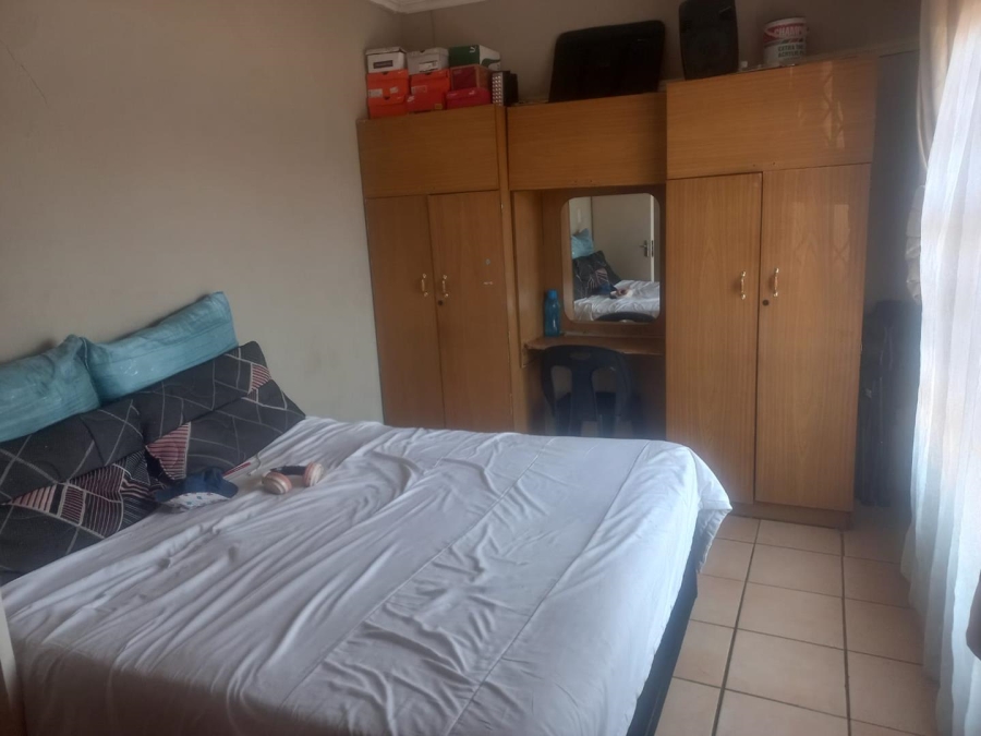 5 Bedroom Property for Sale in Vosloorus Gauteng