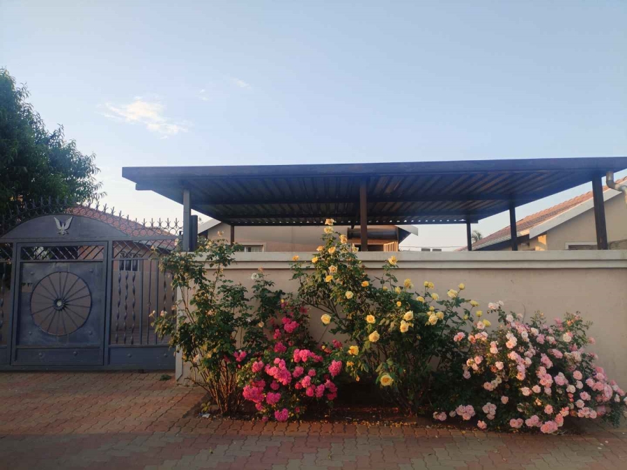 To Let 2 Bedroom Property for Rent in Mahube Valley Gauteng