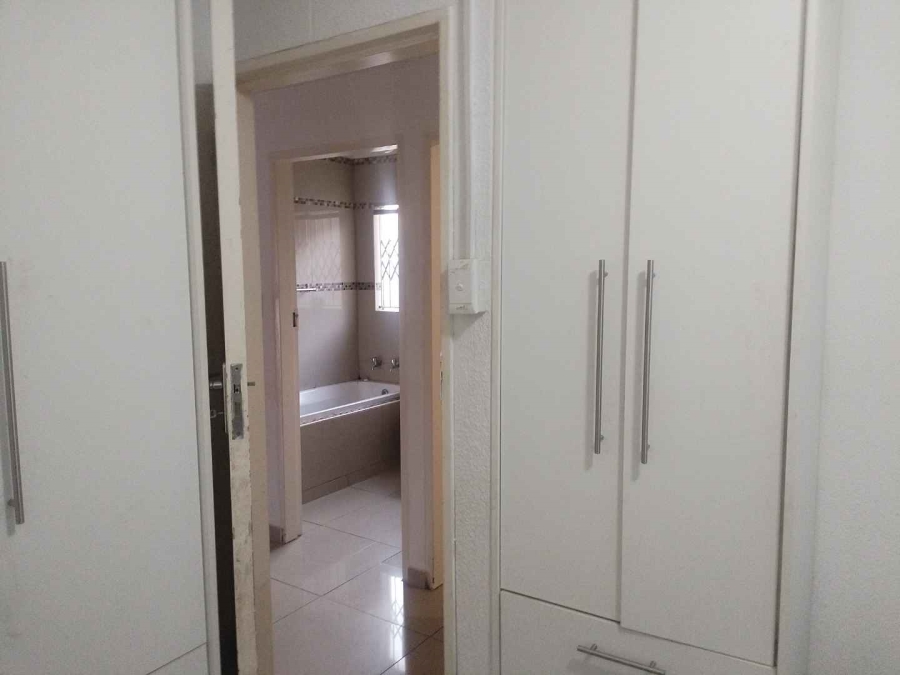 To Let 2 Bedroom Property for Rent in Mahube Valley Gauteng