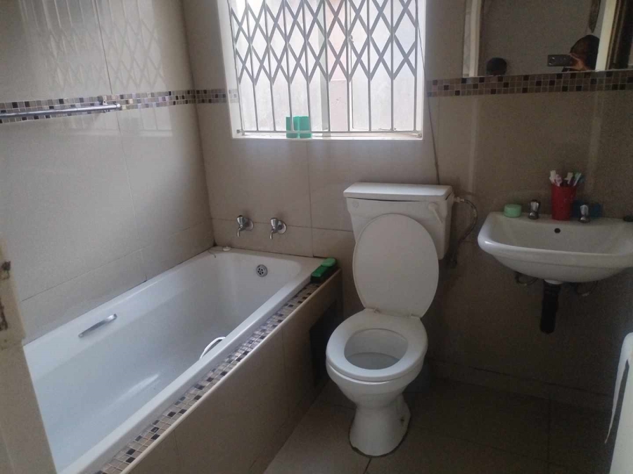 To Let 2 Bedroom Property for Rent in Mahube Valley Gauteng