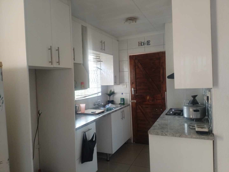 To Let 2 Bedroom Property for Rent in Mahube Valley Gauteng