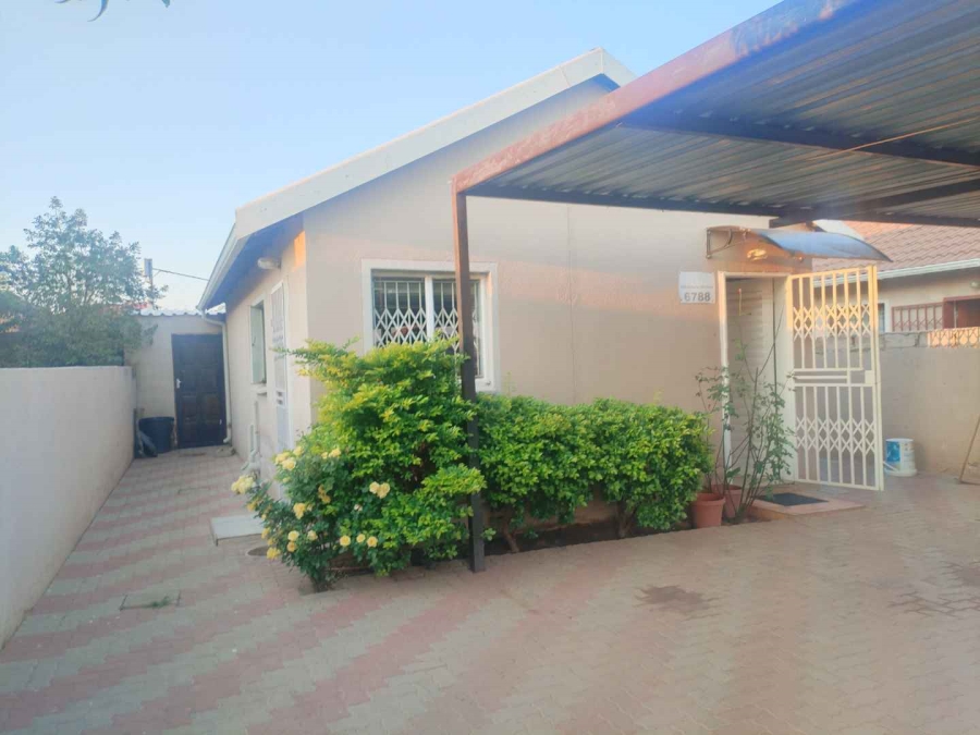 To Let 2 Bedroom Property for Rent in Mahube Valley Gauteng