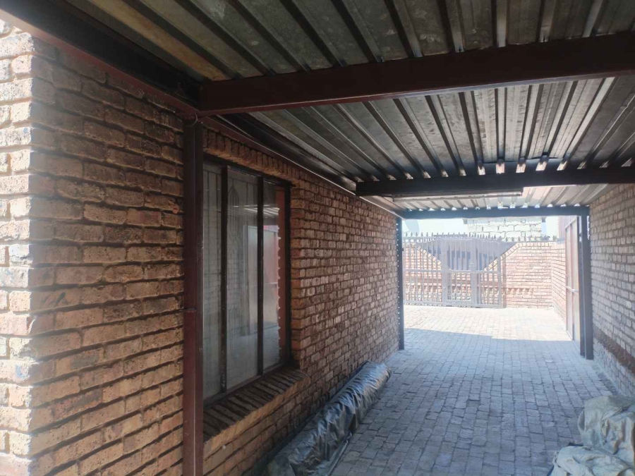 To Let 1 Bedroom Property for Rent in Mahube Valley Gauteng