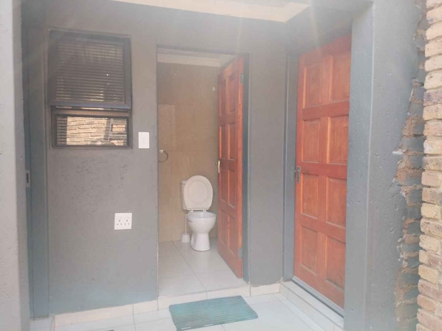 To Let 1 Bedroom Property for Rent in Mahube Valley Gauteng
