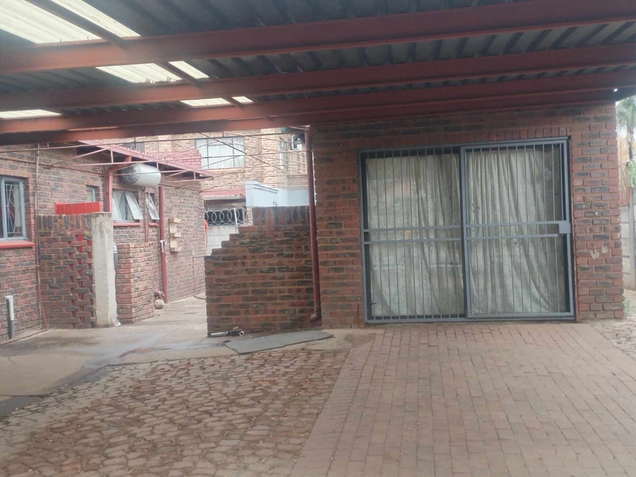 To Let 4 Bedroom Property for Rent in East Lynne Gauteng