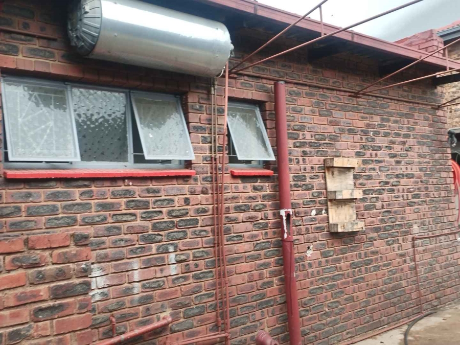 To Let 4 Bedroom Property for Rent in East Lynne Gauteng