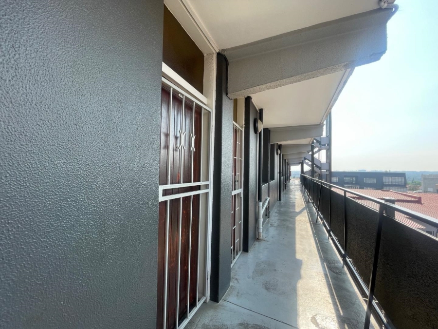 1 Bedroom Property for Sale in Edenvale Central Gauteng