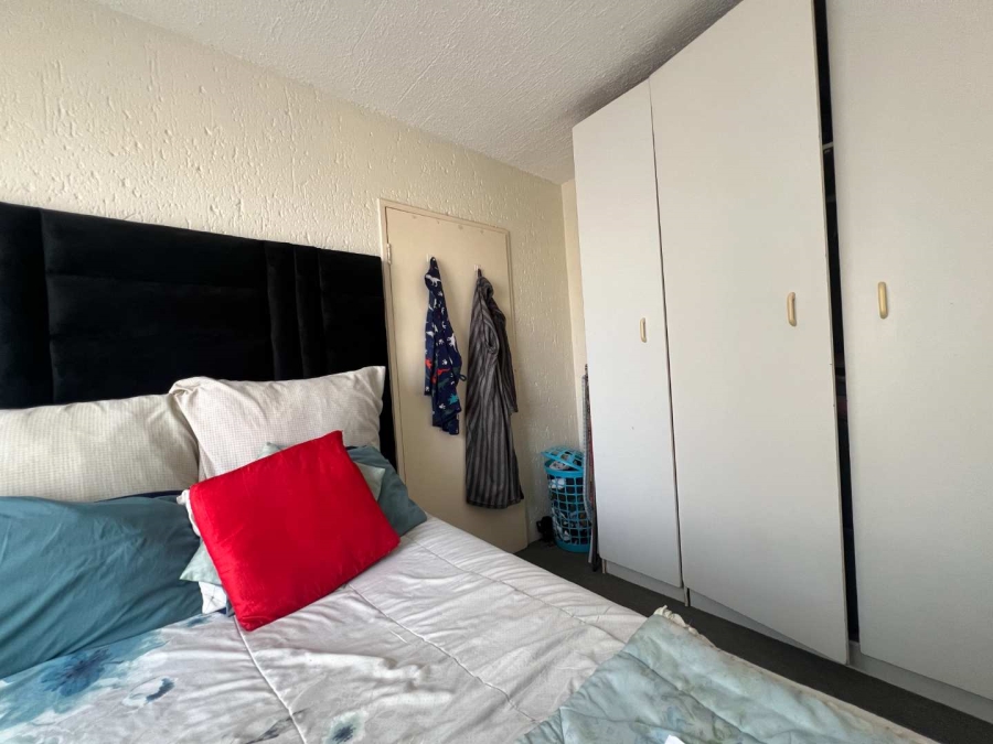 2 Bedroom Property for Sale in Groblerpark Gauteng