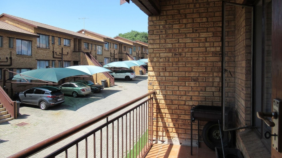 2 Bedroom Property for Sale in Meredale Gauteng