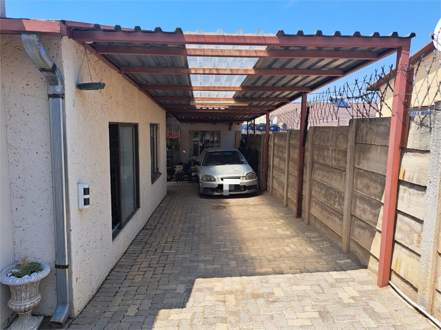 3 Bedroom Property for Sale in Marlboro Gardens Gauteng
