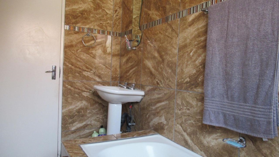 3 Bedroom Property for Sale in Alveda Park Gauteng