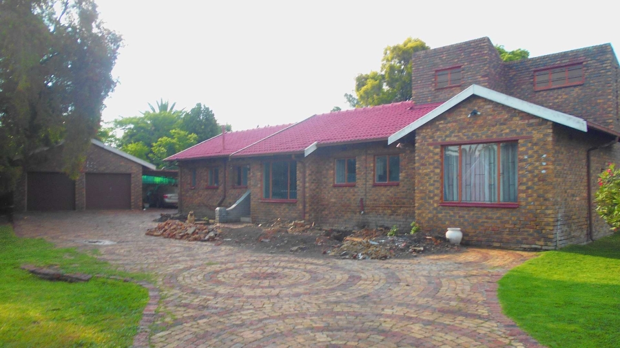 4 Bedroom Property for Sale in Brackenhurst Gauteng