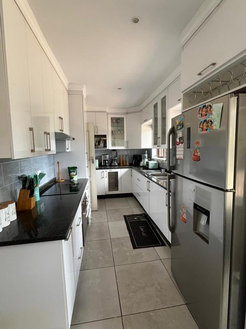 4 Bedroom Property for Sale in Brackenhurst Gauteng