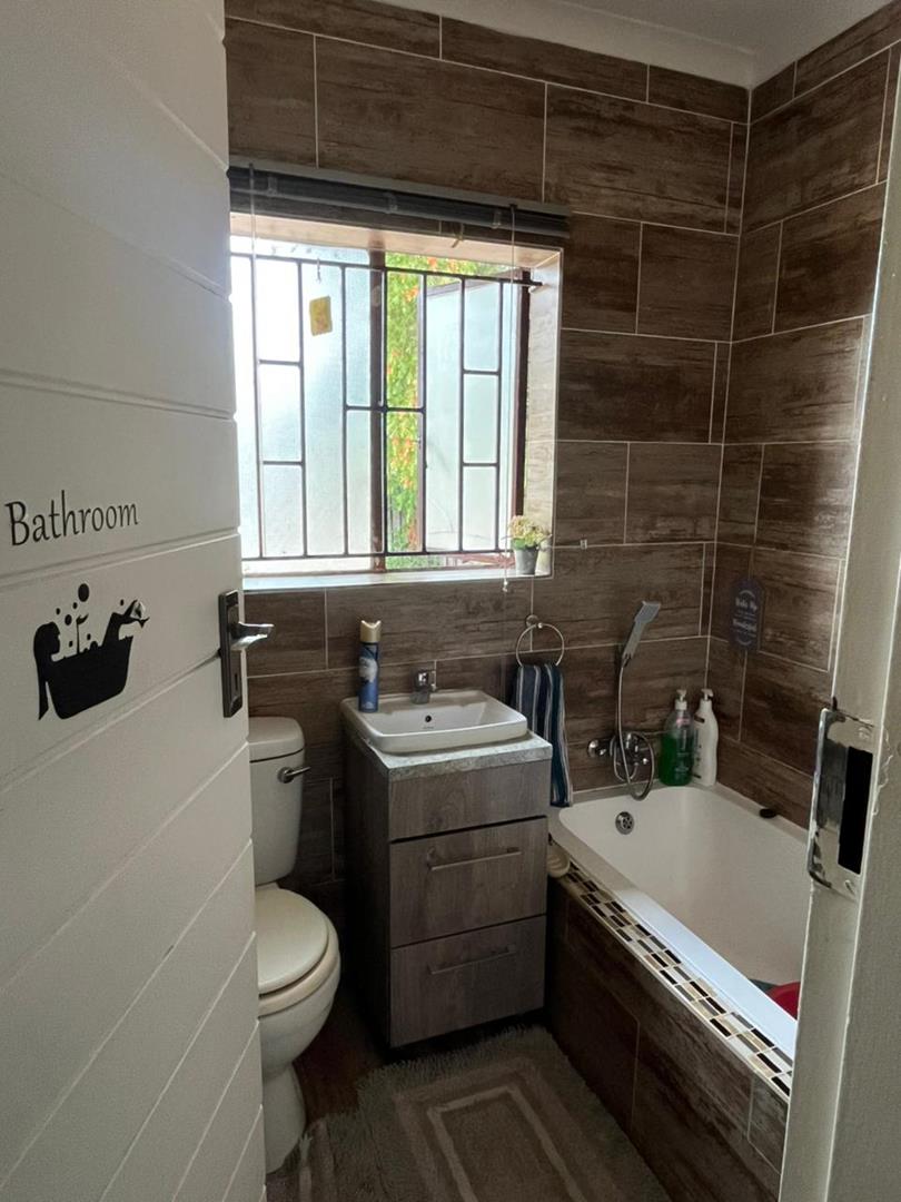 4 Bedroom Property for Sale in Brackenhurst Gauteng