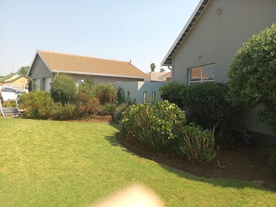 4 Bedroom Property for Sale in Brackenhurst Gauteng