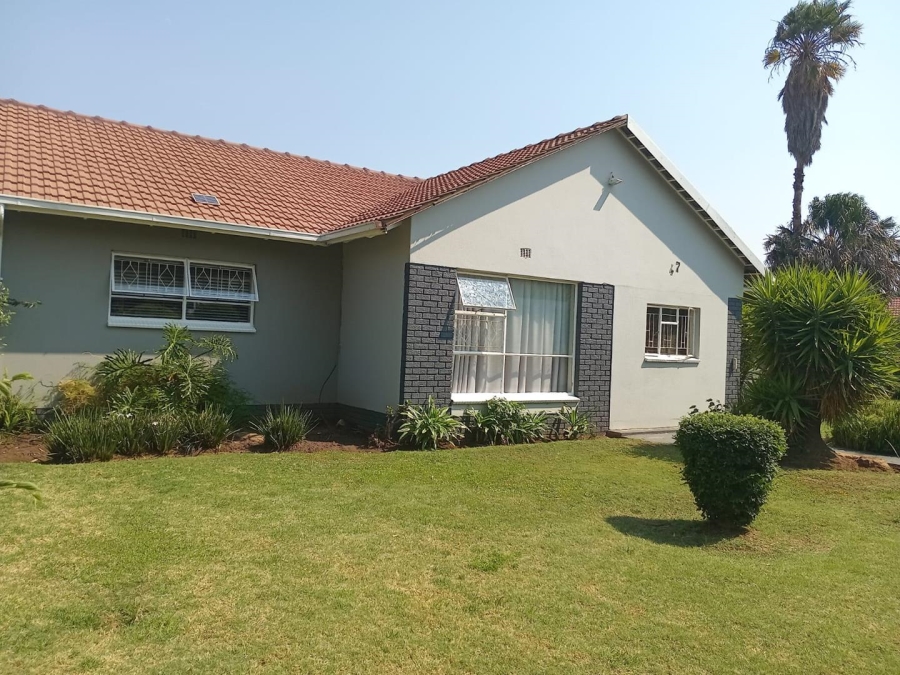 4 Bedroom Property for Sale in Brackenhurst Gauteng