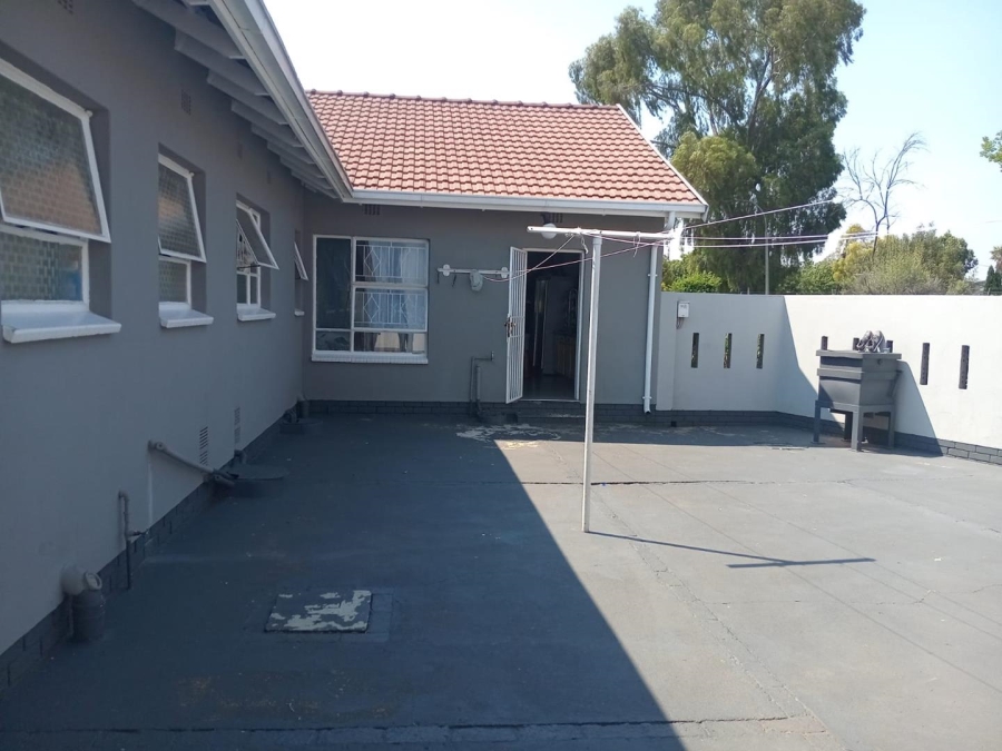 4 Bedroom Property for Sale in Brackenhurst Gauteng