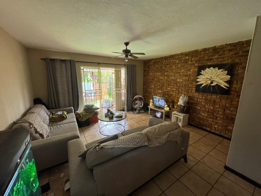 2 Bedroom Property for Sale in Hennopspark Gauteng