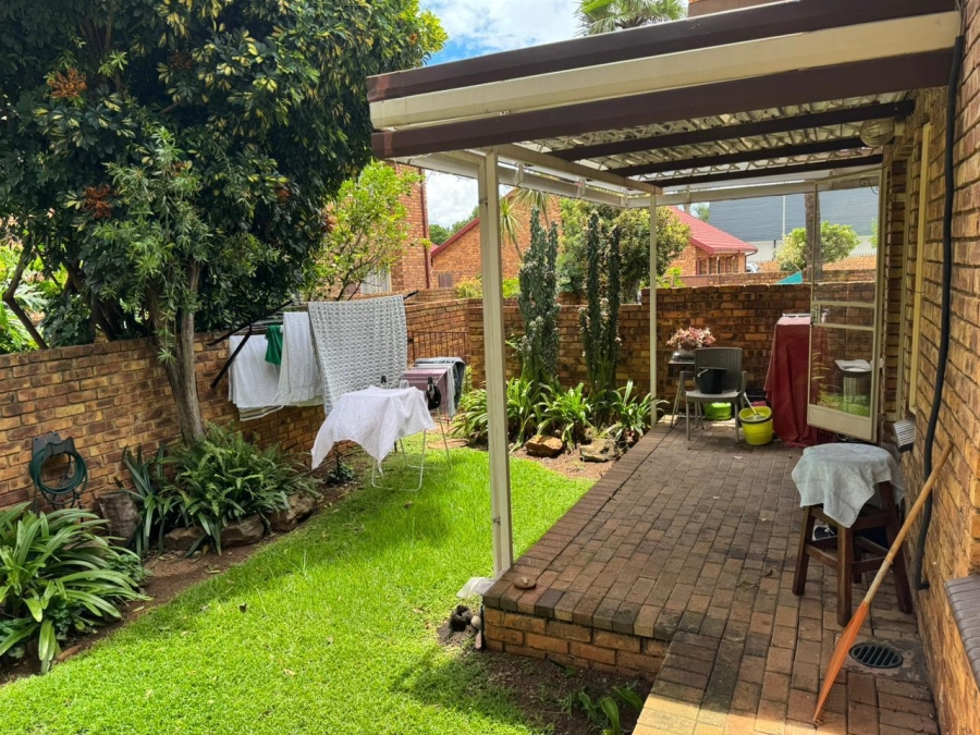 2 Bedroom Property for Sale in Hennopspark Gauteng