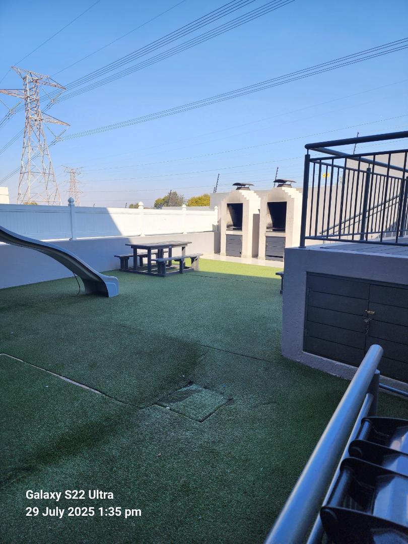 1 Bedroom Property for Sale in Morningside Gauteng