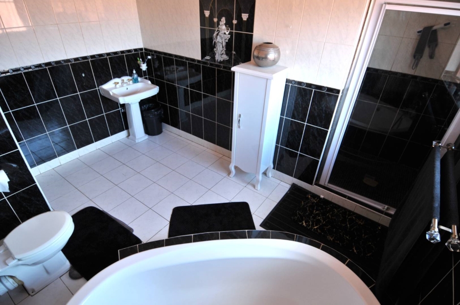 4 Bedroom Property for Sale in Silverton Gauteng