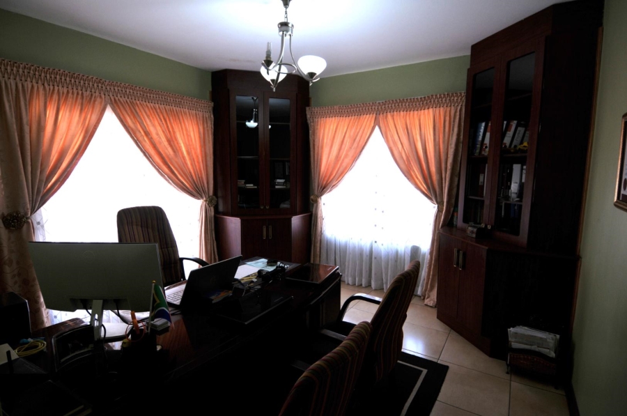 4 Bedroom Property for Sale in Willow Acres Gauteng