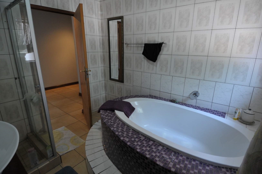 4 Bedroom Property for Sale in Willow Acres Gauteng