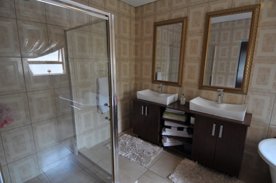 4 Bedroom Property for Sale in Willow Acres Gauteng