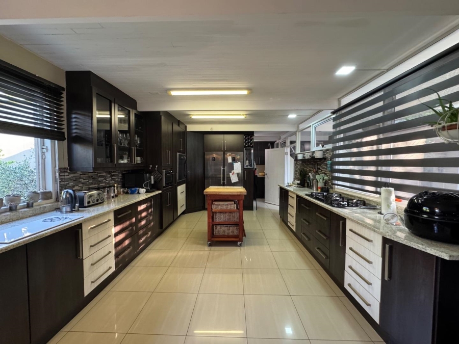 5 Bedroom Property for Sale in Waterkloof Ridge Gauteng