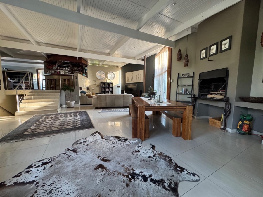 5 Bedroom Property for Sale in Waterkloof Ridge Gauteng