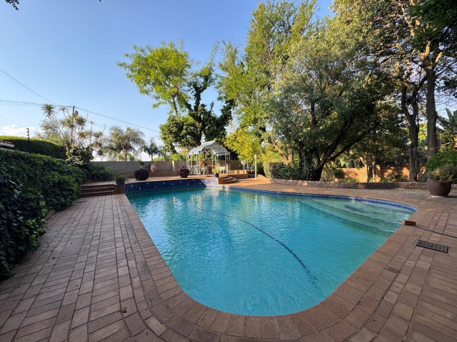 5 Bedroom Property for Sale in Waterkloof Ridge Gauteng