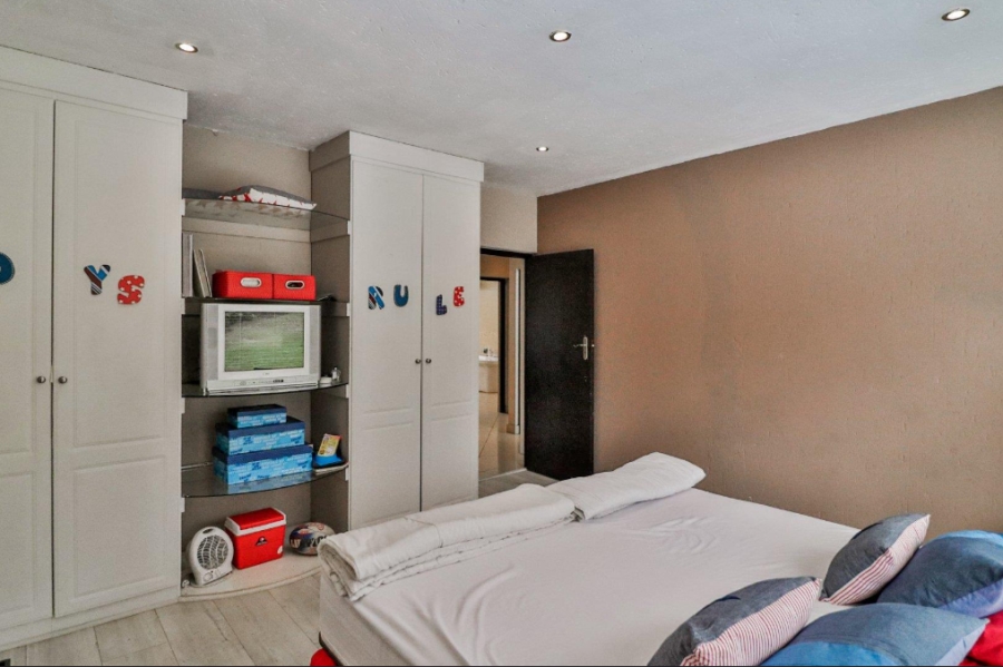 5 Bedroom Property for Sale in Meyersdal Gauteng