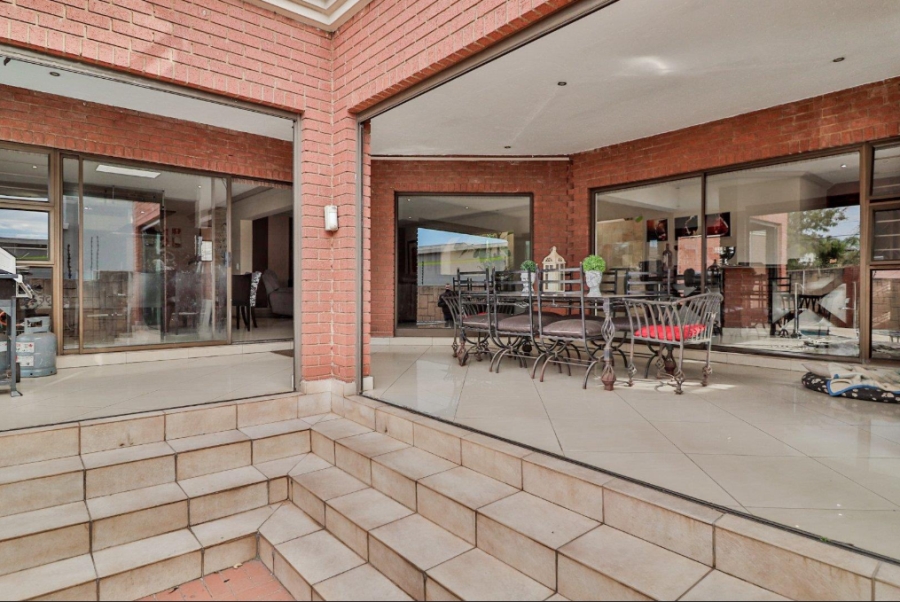 5 Bedroom Property for Sale in Meyersdal Gauteng