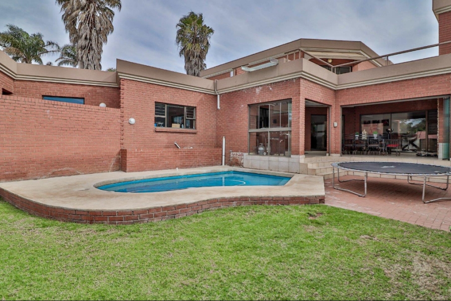 5 Bedroom Property for Sale in Meyersdal Gauteng